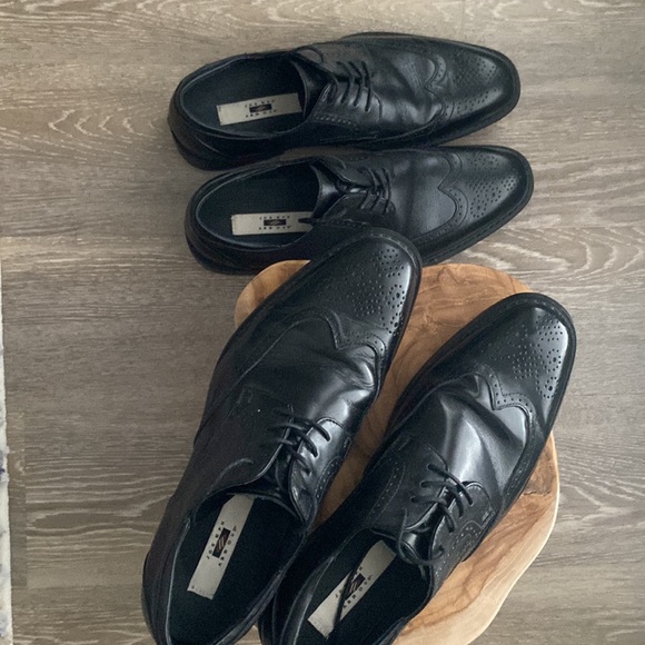Mens black leather oxfords. - Picture 3 of 11